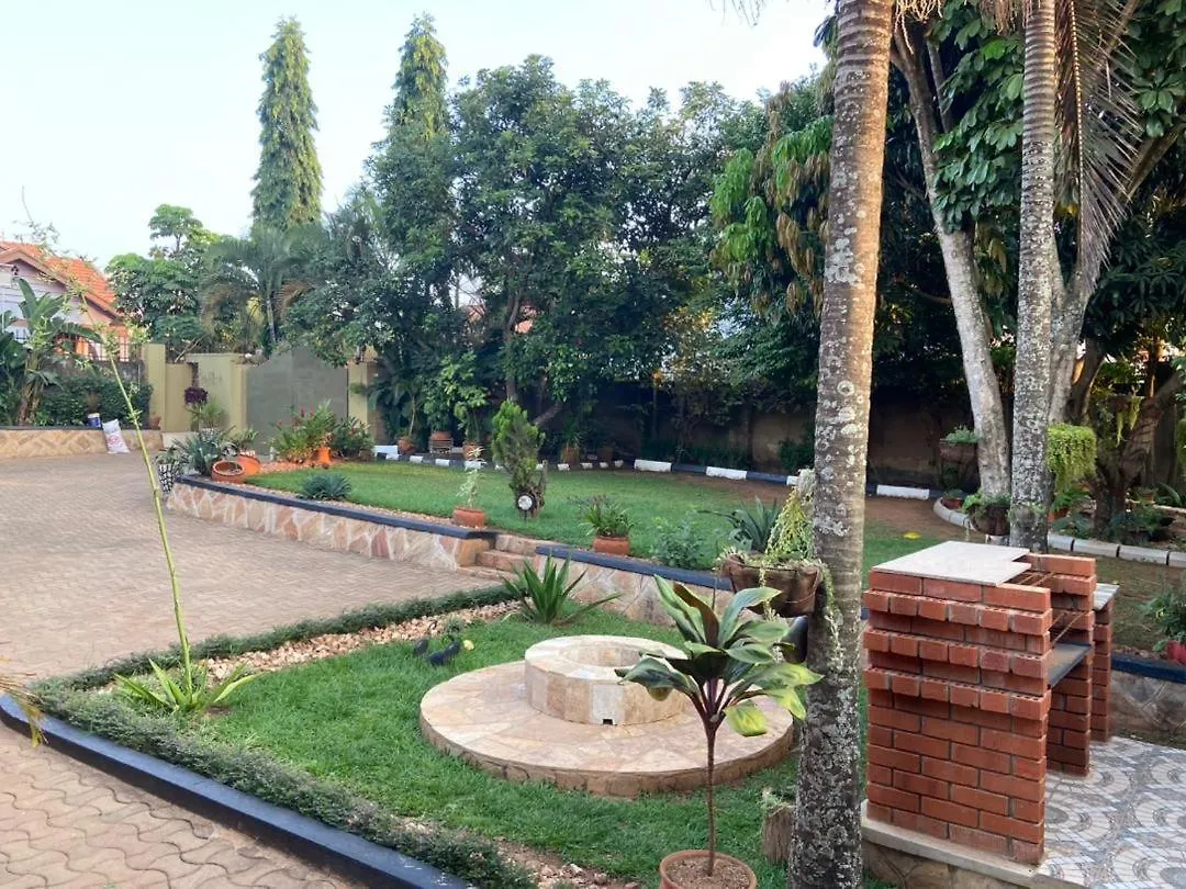 Lisa'S Palace Kampala 0*,
